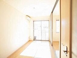 ヴィクトワール 102 1階1LDKのリビング/ダイニング