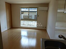 メゾンベールＭ 102 1階2LDKのリビング/ダイニング