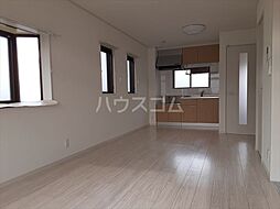 メゾン・ド・アヴニール 101 1階1LDKのリビング/ダイニング