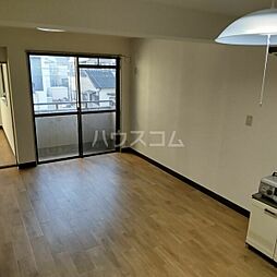 スカイベル 203 1階2LDKのリビング/ダイニング