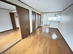 グリーンルーフ1 202 2階1LDKのリビング/ダイニング