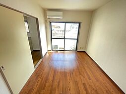 ウエストビレッジ91 102 1階1DKのリビング/ダイニング