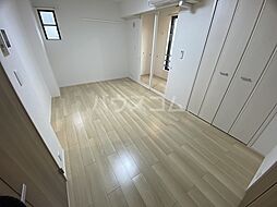 サン・グレイスIV 102 1階ワンルームのリビング/ダイニング