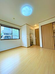 カトルセゾン 101 1階ワンルームのリビング/ダイニング