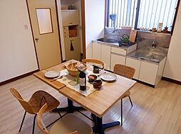 ハイツファミール 201 2階2DKのリビング/ダイニング