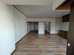 JR総武線 本八幡駅 徒歩11分の賃貸マンション 1階2LDKのリビング/ダイニング