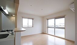 JR御殿場線 大岡駅 徒歩21分の賃貸マンション 1階2LDKのリビング/ダイニング