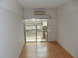 名古屋市営鶴舞線 塩釜口駅 徒歩15分の賃貸マンション 2階ワンルームのリビング/ダイニング