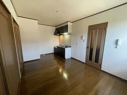 クレセール・カマタ A205 2階2DKのリビング/ダイニング