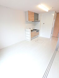 クラリス三吉 103