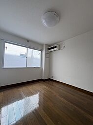 グリーンピア国立 101 1階ワンルームのリビング/ダイニング