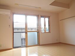 シャルマンII　Ｄ 202 2階ワンルームのリビング/ダイニング