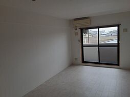 ロイヤルサルビア 202 2階1Kのリビング/ダイニング