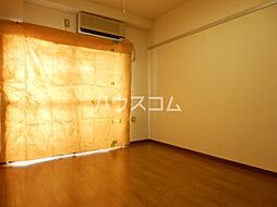 ロイヤルヒルズ 419 4階1Kのリビング/ダイニング