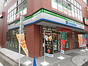 【コンビニエンスストア】ファミリーマート京急鶴見駅前店まで2574ｍ