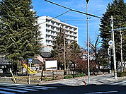 【公園】羽根井公園まで170ｍ