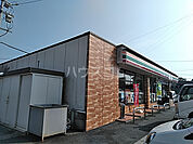 【コンビニエンスストア】セブン-イレブン新城川田店まで806ｍ