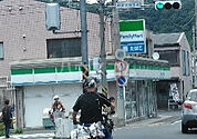 【コンビニエンスストア】ファミリーマート 西生田店まで797ｍ