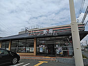 【コンビニエンスストア】セブンイレブン 摂津鳥飼本町5丁目店まで838ｍ