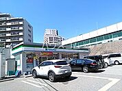 【コンビニエンスストア】ファミリーマート茨木美穂ヶ丘店まで2378ｍ