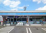 【コンビニエンスストア】ローソン 大平富田店まで2129ｍ