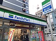 【コンビニエンスストア】ファミリーマート　中村名駅東店まで680ｍ