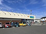 【ドラッグストア】ゲンキー川花店まで530ｍ