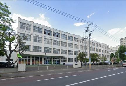 画像18:札幌市立白楊小学校(小学校)まで290m