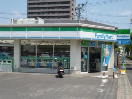 ファミリーマート伊福4丁目店(コンビニ)まで67m