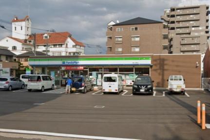 画像17:ファミリーマート高松三条町店(コンビニ)まで654m