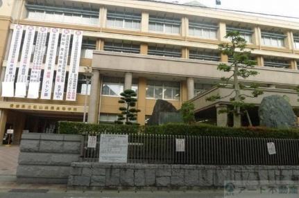 画像18:松山商業高等学校(高校・高専)まで729m